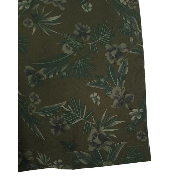 A.p.c. Men's Regular-Fit Andy 100% Cotton 7" Short Green Floral Print Medium NWT - Picture 7 of 13